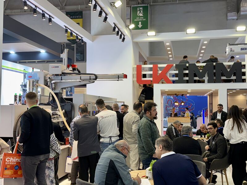 Suppliers of the Best Injection Machine Robots for Faster Manufacturing Output